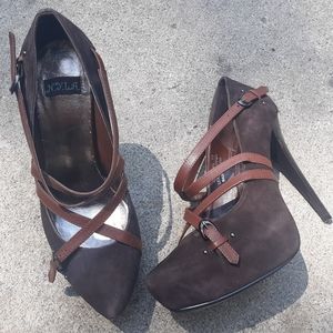 Jezebel NYLA brown strappy platform heels